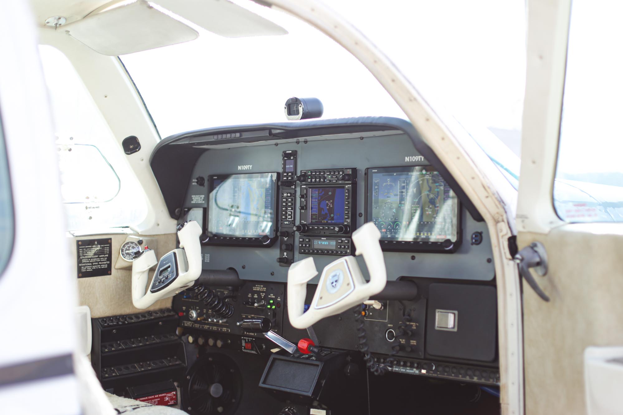 Bonanza A36 dynon skyview hdx 10 inch dual avionics panel upgrade